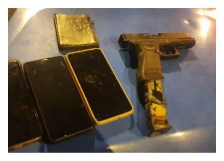 Armamento pego por Policiais do 7°BPM com assaltantes na Amaral Peixoto.