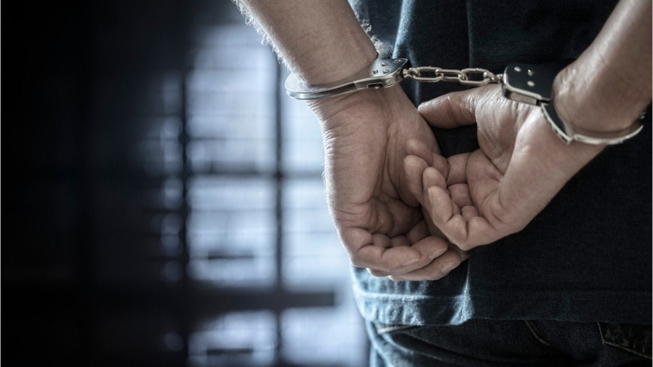 Homem preso por Receptação no Detran de Venda das Pedras.