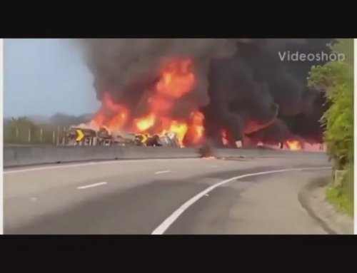 Acidente envolvendo carreta de combustível que tombou na BR-101 em Silva Jardim.