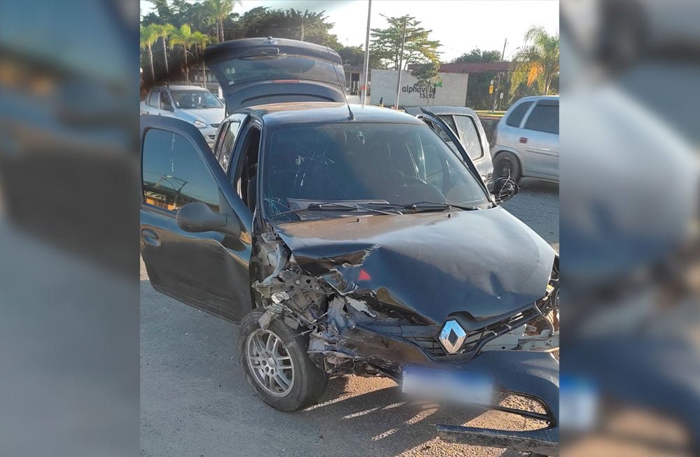 Colisão entre três veículos em Maricá deixa 1 ferido.