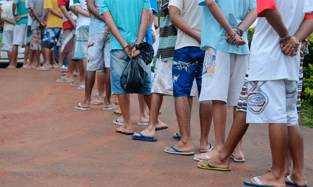 Câmara aprova projeto que coloca fim no benefício para criminosos