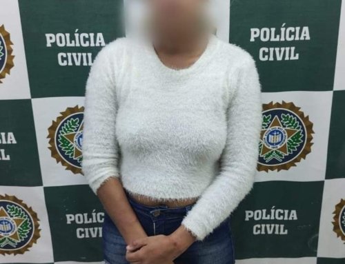 Mulher procura delegacia para denunciar Lei Maria da Penha e acaba presa por furto e seu companheiro por estelionato.