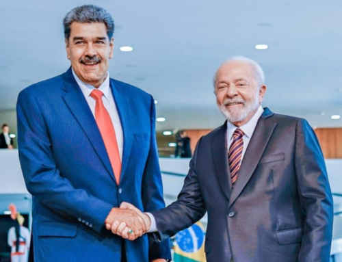 Lula afirma que conceito de democracia é relativo e defende Maduro em entrevista.