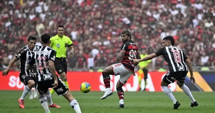 Flamento vence Atlético-MG no Maracanã.