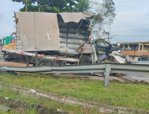 Motorista de carro é preso após dirigir embriagado e colidir com caminhão na BR-101 resultando em uma morte.