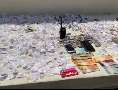 Polícia prende quatro suspeitos e apreende drogas em operação no bairro Areal, em Itaboraí,