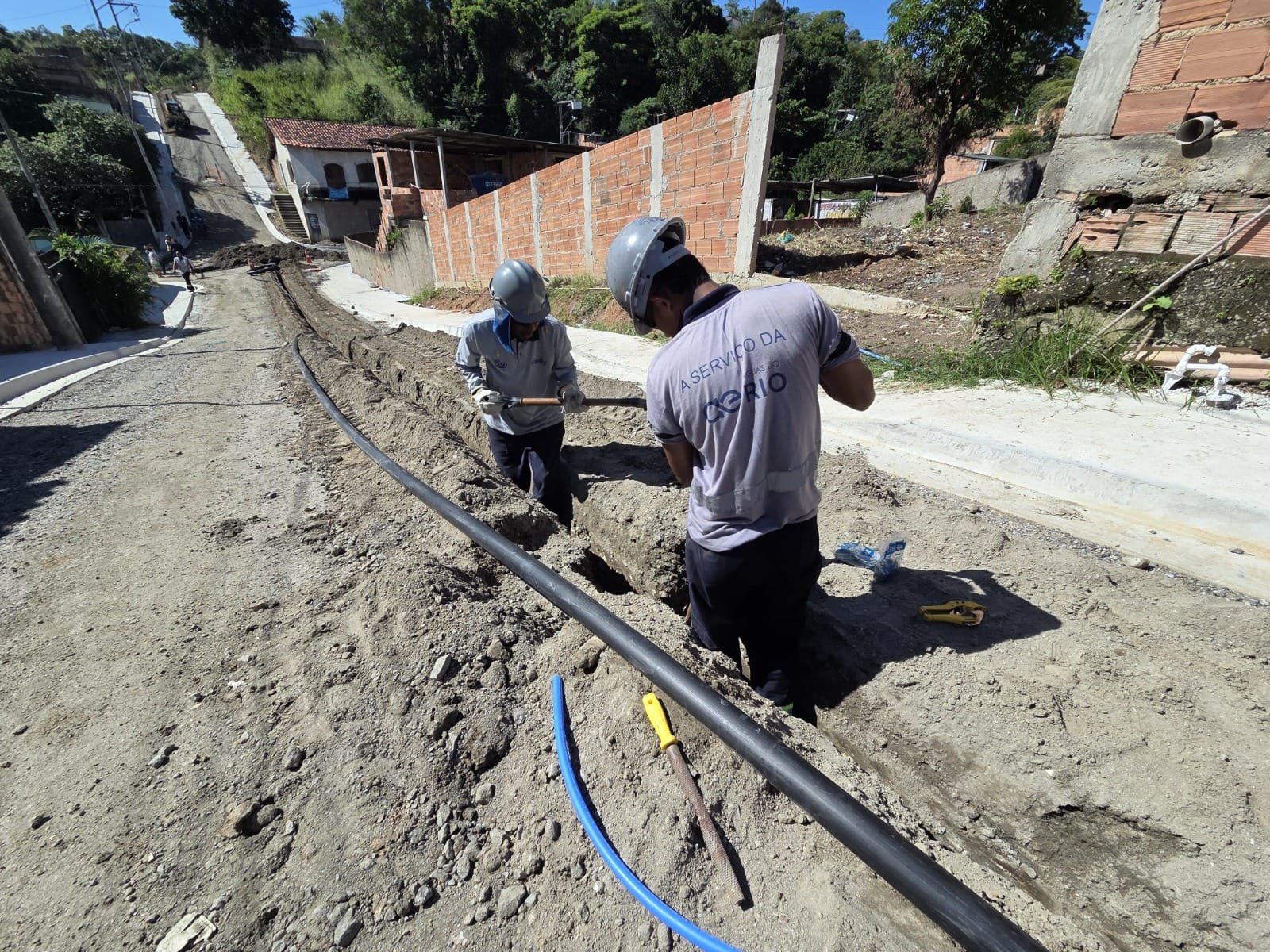 Obras de rede de água no Sacramento, São Gonçalo.