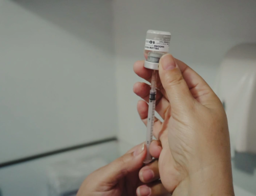 ‘Vacinação sobre Rodas’ leva saúde ao Centro de Manilha e atualiza cadernetas em Itaboraí.