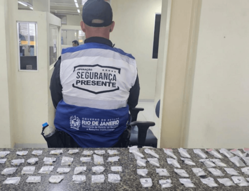 Adolescente de 13 anos é apreendido por tráfico de drogas em Itaboraí.