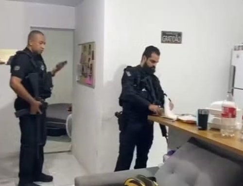 Polícia Civil deflagra operação contra falsificação de registros de armas em Maricá e São Gonçalo.