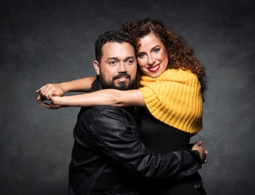 Itaboraí recebe espetáculo inédito com dois atores cegos em comédia romântica