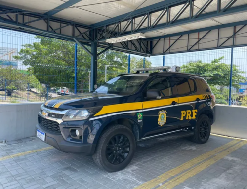 PRF apreende lança-perfume e detém dois jovens na BR-493, em Itaboraí