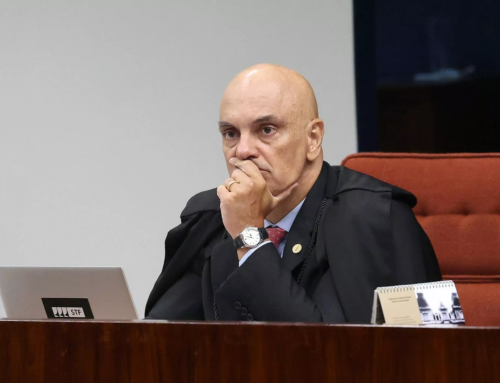 Deputados protocolam pedido de impeachment de Alexandre de Moraes no Senado