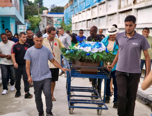 Pedreiro morto em ação policial é sepultado sob forte comoção em São Gonçalo