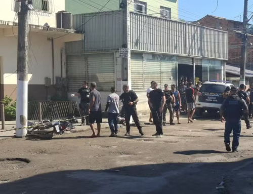 PMs admitem confusão entre tripé e fuzil após morte de pedreiros em São Gonçalo
