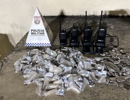 Polícia apreende drogas e equipamentos após confronto em Itaboraí