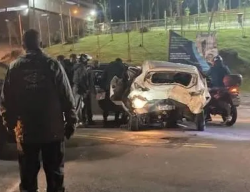 Colisão entre carros deixa um morto e adolescente ferido no Fonseca, em Niterói